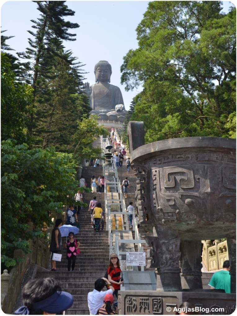 Tian Tan Buddha 1