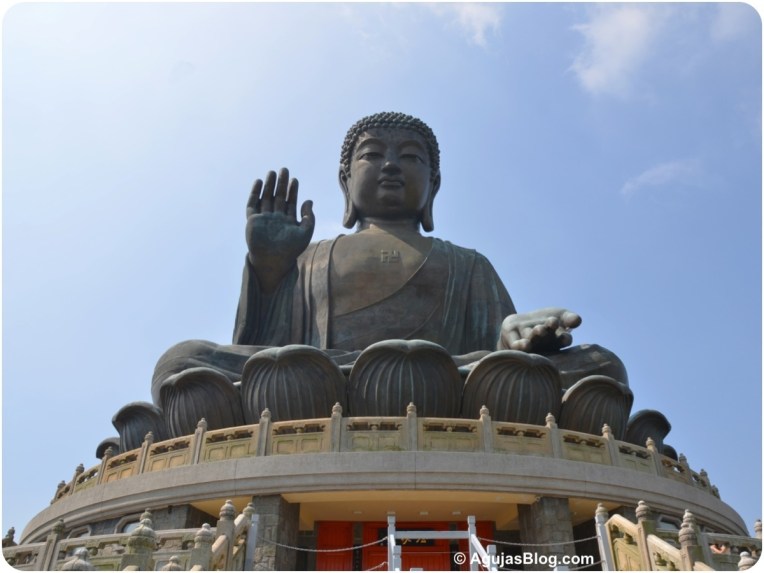 Tian Tan Buddha 2