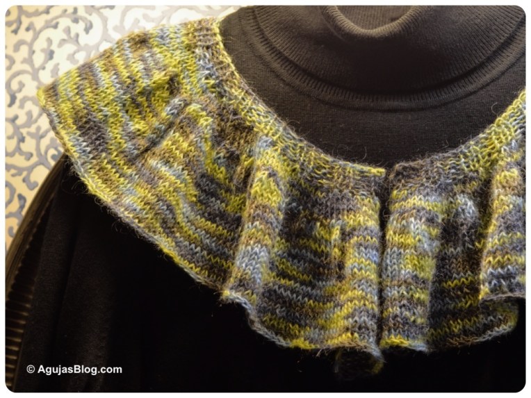 Sakkie Knit Ruffle Scarf Front