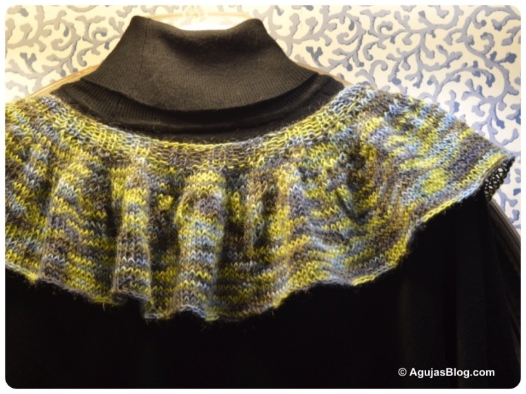 Sakkie Knit Ruffle Scarf Back