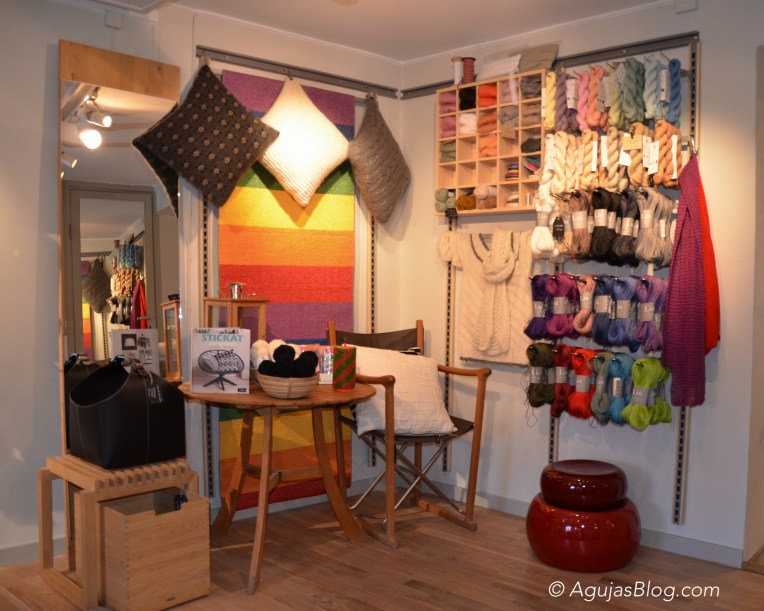 Yllet - Yarn Display 1